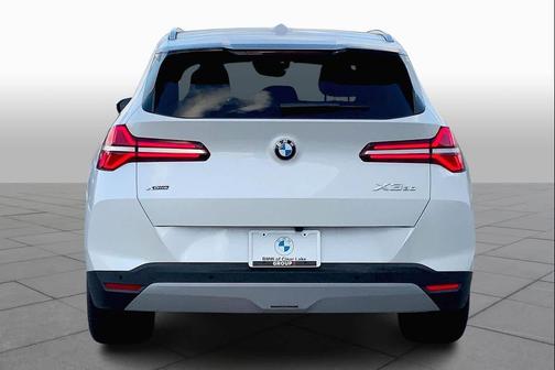 Mineral White Metallic 2026 BMW X3 30 xDrive