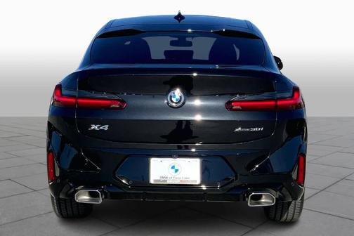 2025 BMW X4 xDrive30i