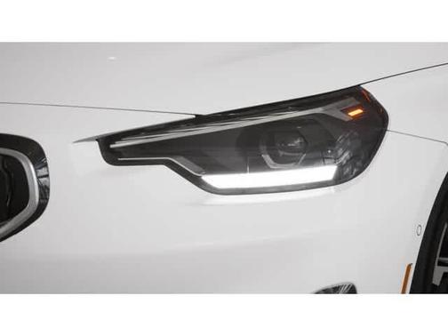 2025 BMW 230 i