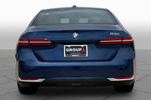 Phytonic Blue Metallic 2026 BMW 530 i