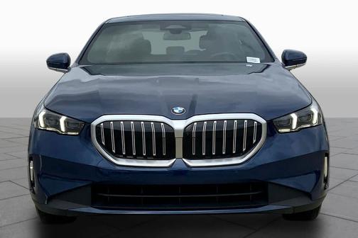 Phytonic Blue Metallic 2026 BMW 530 i