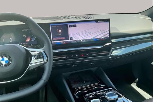 Mineral White Metallic 2026 BMW 530 530i