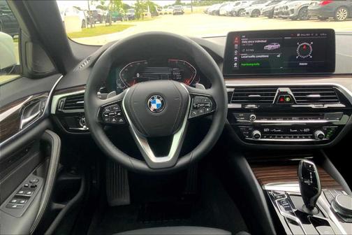 2022 BMW 530 i xDrive