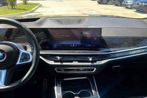 2025 BMW X7 xDrive40i