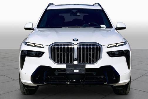 Mineral White Metallic 2024 BMW X7 xDrive40i