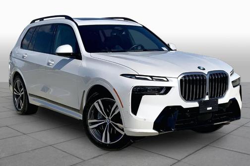 Mineral White Metallic 2024 BMW X7 xDrive40i