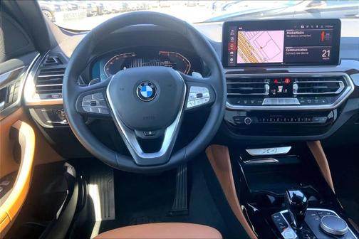 Mineral White Metallic 2025 BMW X4 xDrive30i