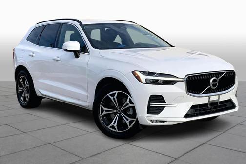 2022 Volvo XC60 B5 Momentum