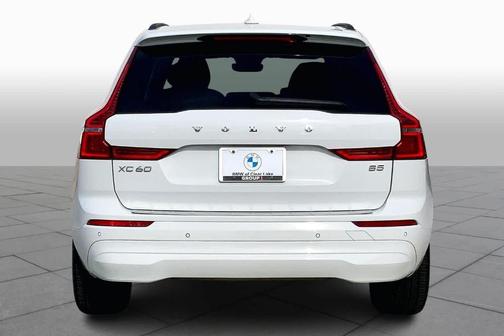 2022 Volvo XC60 B5 Momentum