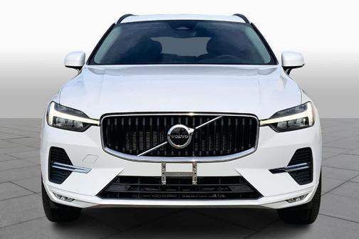 2022 Volvo XC60 B5 Momentum