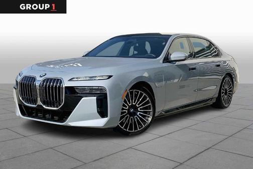 2025 BMW 750e xDrive