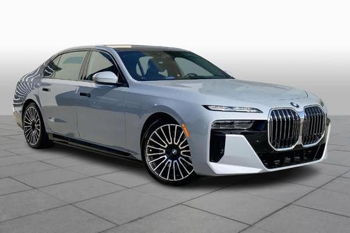 2025 BMW 750e xDrive