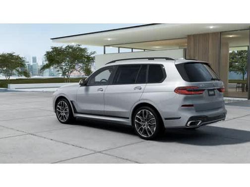 Gray 2026 BMW X7 xDrive40i
