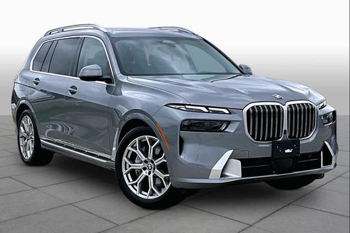 Gray Metallic 2026 BMW X7 xDrive40i