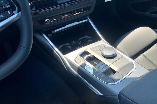 2025 BMW 230 i