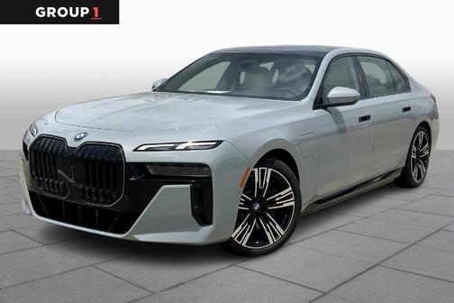 2025 BMW 750e xDrive