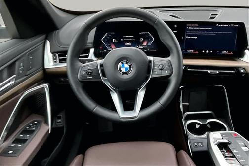 Mineral White Metallic 2025 BMW X1 xDrive28i