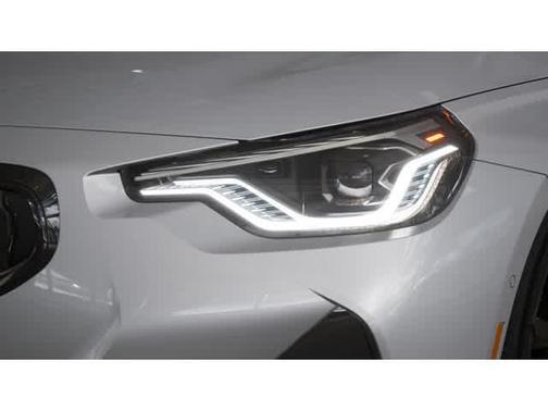2025 BMW 230 i