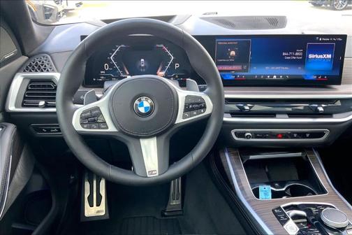 Mineral White Metallic 2024 BMW X7 xDrive40i