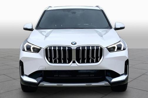 Mineral White Metallic 2025 BMW X1 xDrive28i
