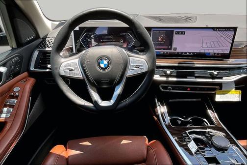 Gray Metallic 2026 BMW X7 xDrive40i