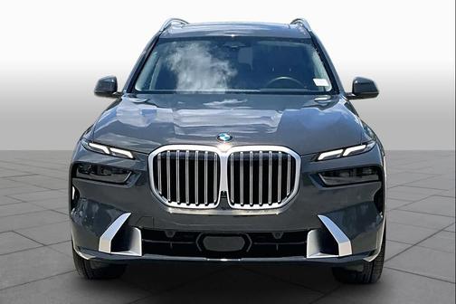 Gray Metallic 2026 BMW X7 xDrive40i