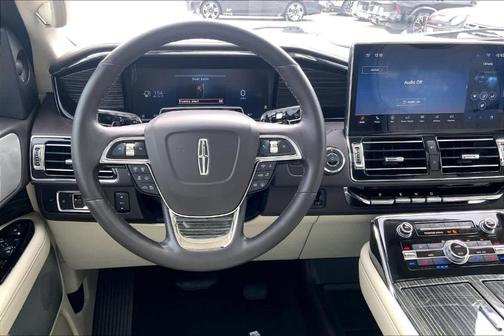 2022 Lincoln Navigator L Black Label