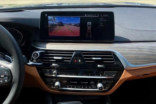 2022 BMW 530 i