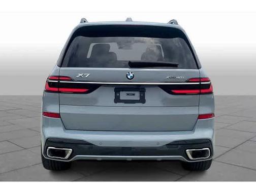 Gray 2026 BMW X7 xDrive40i