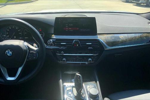 2019 BMW 530 i
