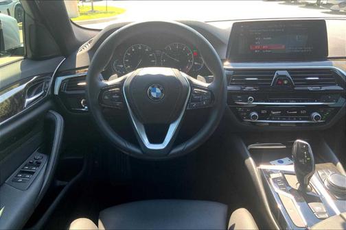 2019 BMW 530 i