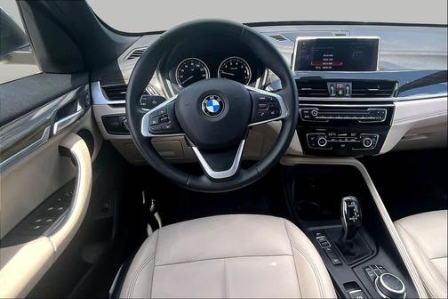 Cashmere Silver Metallic 2022 BMW X1 xDrive28i