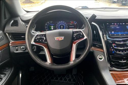 2018 Cadillac Escalade ESV Luxury