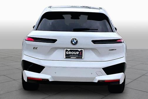 Mineral White Metallic 2024 BMW iX xDrive50