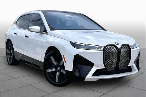 Mineral White Metallic 2024 BMW iX xDrive50