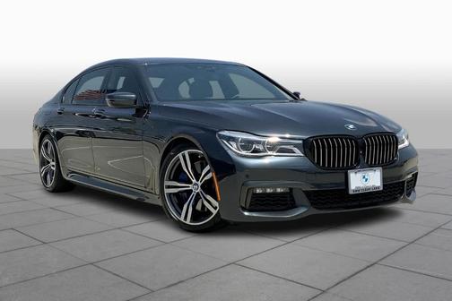 2019 BMW 750 i
