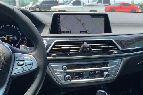 2019 BMW 750 i
