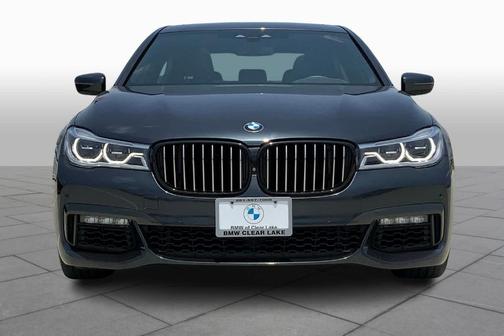 2019 BMW 750 i