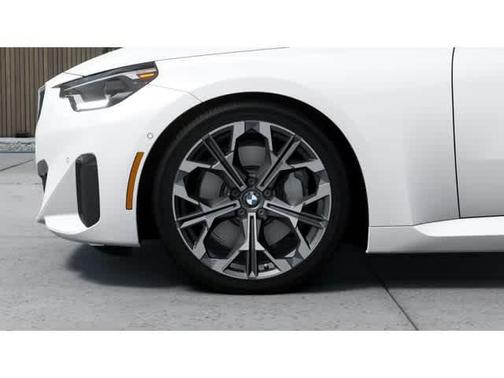 2025 BMW 230 i