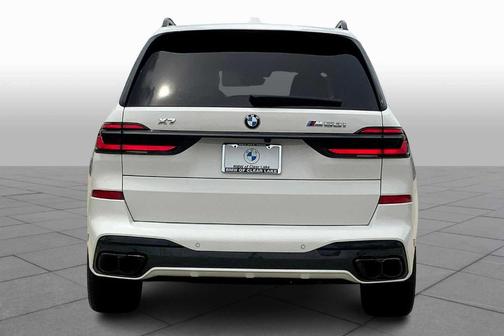 2025 BMW X7 M60i