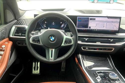 2025 BMW X7 M60i