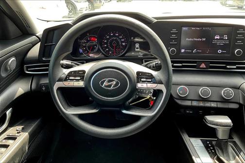 2023 Hyundai ELANTRA SE
