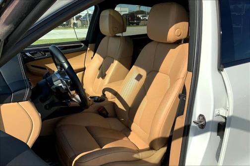 2017 Porsche Macan Base