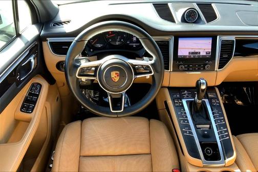 2017 Porsche Macan Base