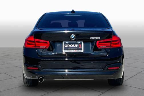 Jet Black 2016 BMW 320 i