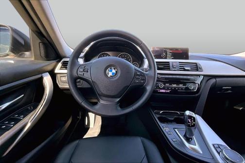 Jet Black 2016 BMW 320 i