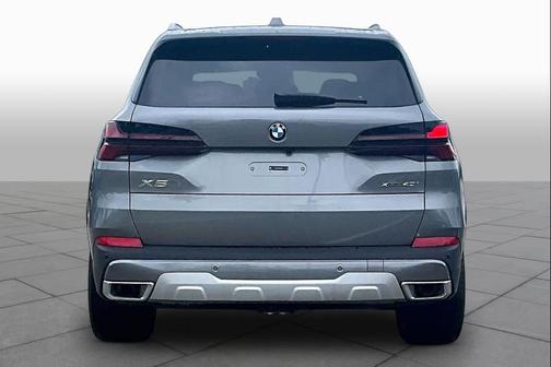 Skyscraper Grey Metallic 2026 BMW X5 xDrive40i