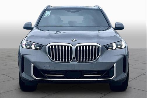 Skyscraper Grey Metallic 2026 BMW X5 xDrive40i