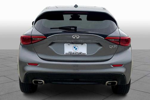 2018 INFINITI QX30 Luxury