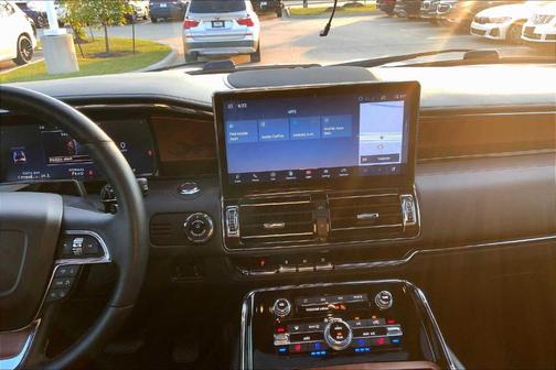 2023 Lincoln Navigator L Black Label